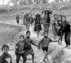 Children are playing in the refugee camp